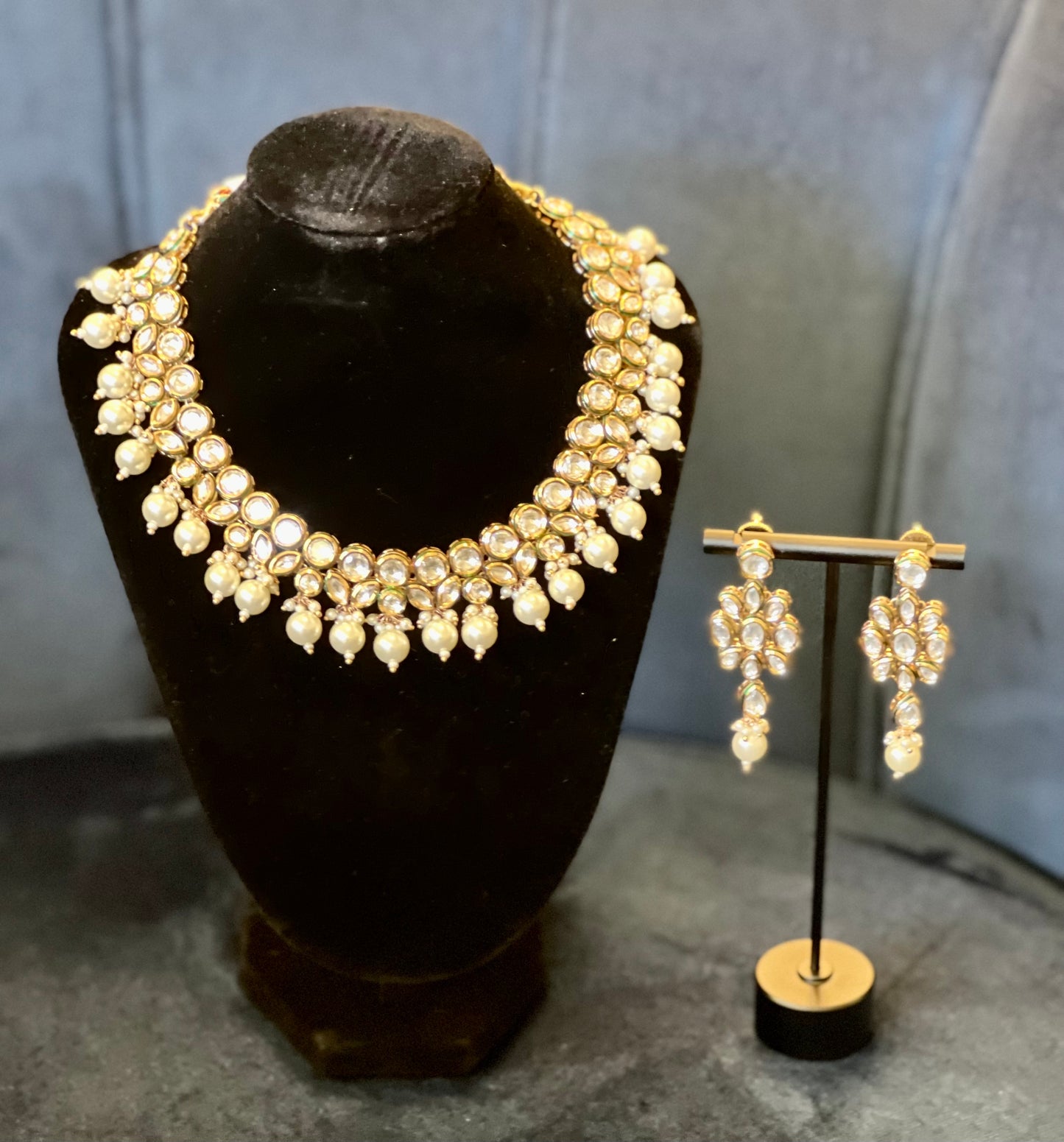 Kundan Pearl set