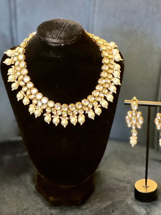 Kundan Pearl set